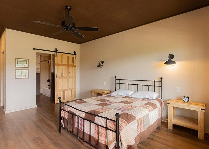 Chalet -pet Friendly- Miners #6 - King Bed With Private Balcony