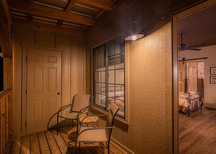 -pet Friendly- Miners #6 - King Bed With Private Balcony Chalet