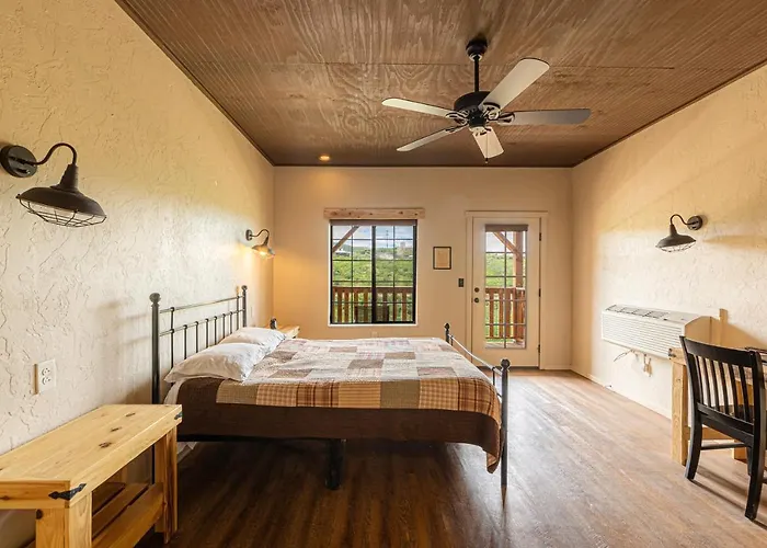 Chalet -pet Friendly- Miners #6 - King Bed With Private Balcony
