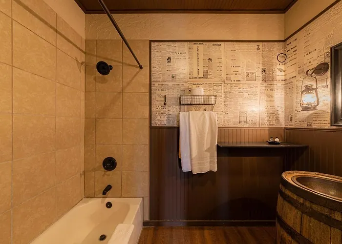 Chalet -pet Friendly- Miners #6 - King Bed With Private Balcony Tombstone