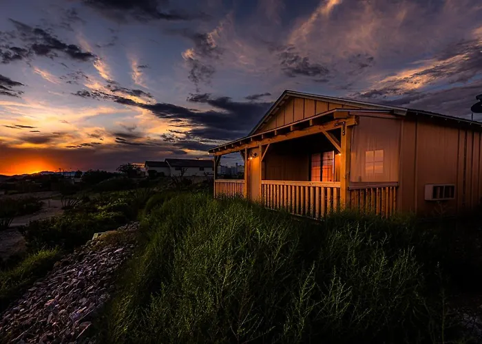 -pet Friendly- Miners #6 - King Bed With Private Balcony Chalet *
