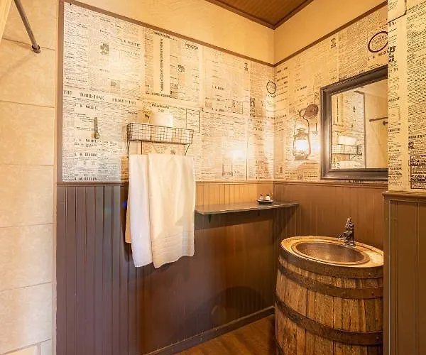 -pet Friendly- Miners #6 - King Bed With Private Balcony * Tombstone